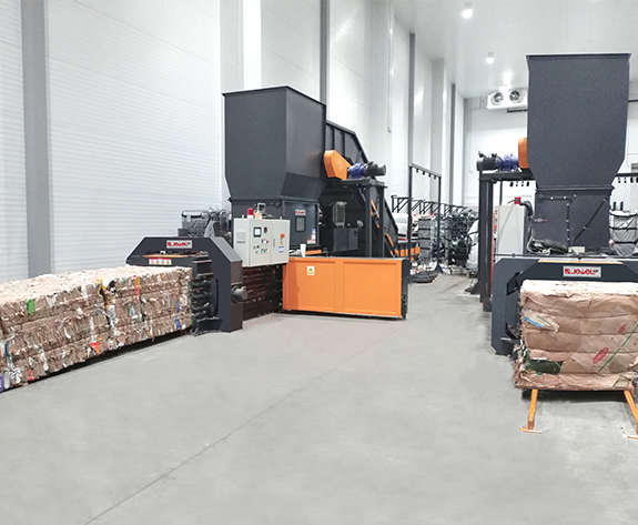Penyelesaian Pelupusan Automatik untuk Pembungkusan Sisa di Pusat Logistik Pasar Raya Terkemuka di Rusia