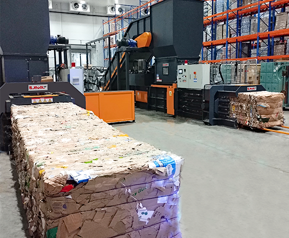 Penyelesaian Pelupusan Automatik untuk Pembungkusan Sisa di Pusat Logistik Pasar Raya Terkemuka di Rusia
