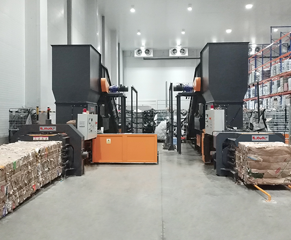 Penyelesaian Pelupusan Automatik untuk Pembungkusan Sisa di Pusat Logistik Pasar Raya Terkemuka di Rusia