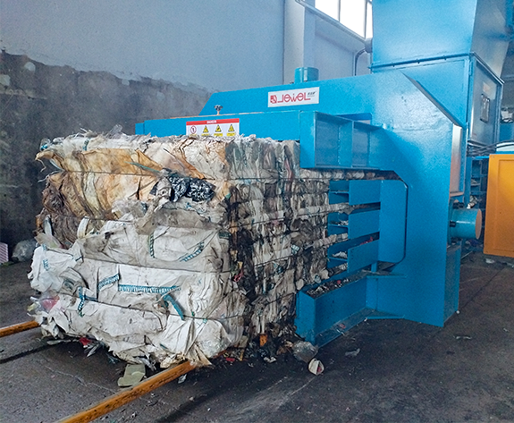 Penyelesaian Baling Berkecekapan Tinggi untuk Kitar Semula Plastik dan Kertas Sisa di Belarus